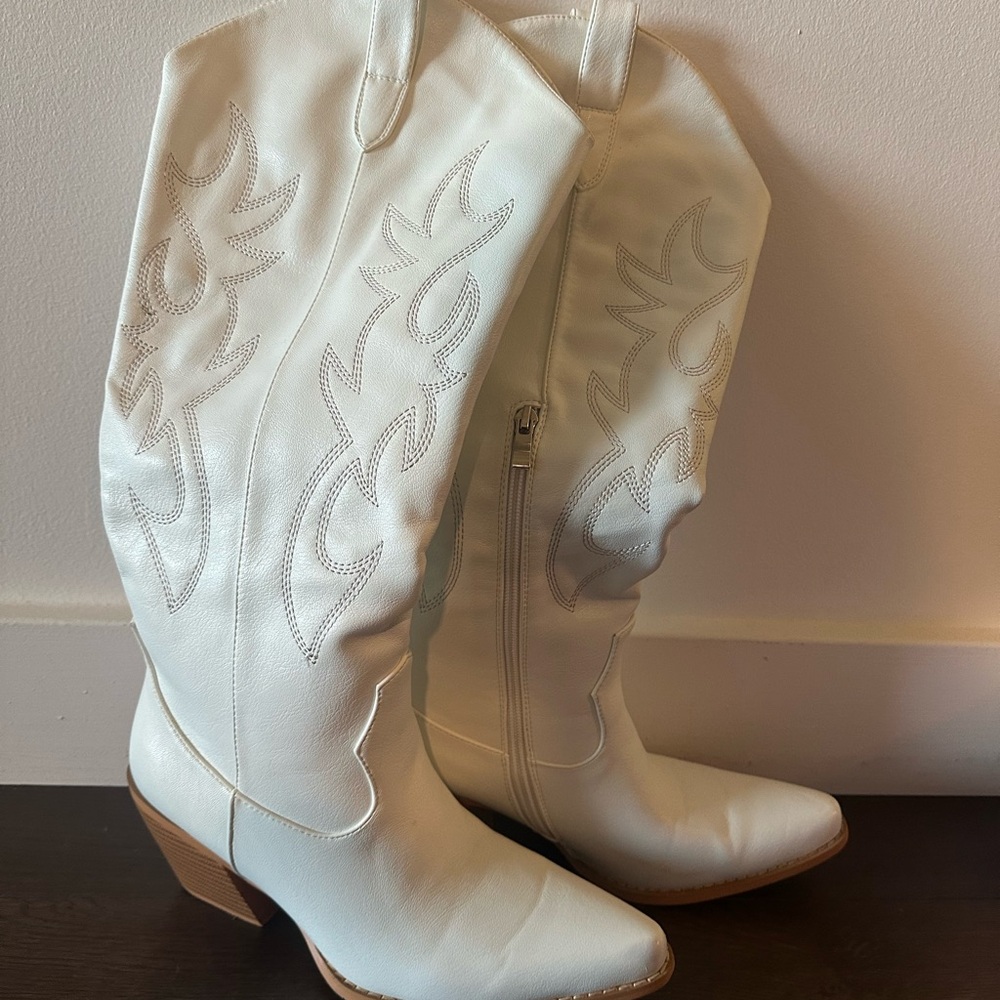 White Embroidered Heeled Boots